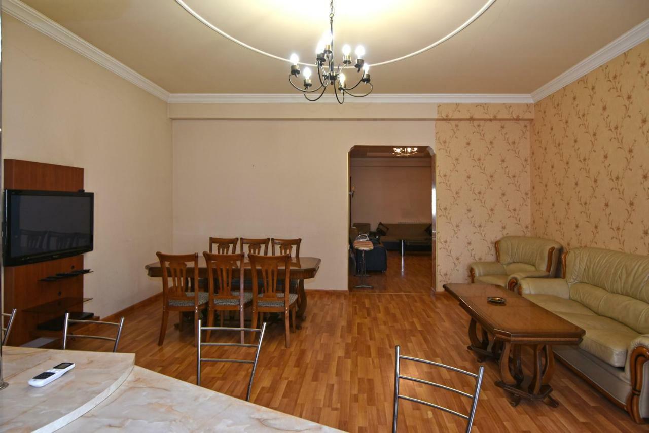 Freedom Apartments On Yekmalyan Str Yerevan Exterior photo